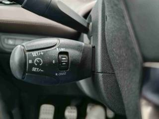 PEUGEOT 2008 usata, con Sedile posteriore sdoppiato