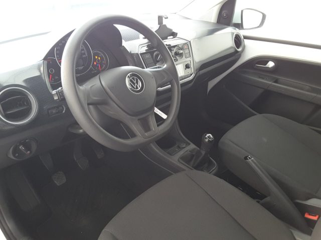 VOLKSWAGEN up! usata, con Autoradio