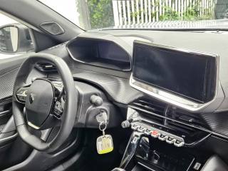 PEUGEOT 2008 usata, con Volante in pelle