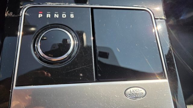 LAND ROVER Range Rover Velar usata, con Sedile posteriore sdoppiato