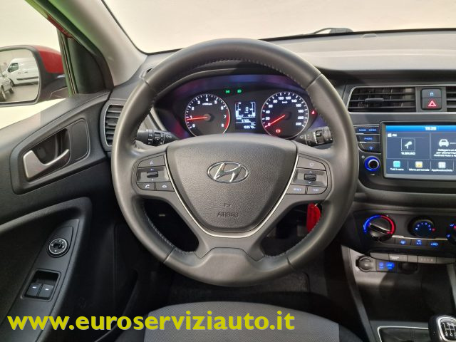 HYUNDAI i20 usata, con Specchietti laterali elettrici