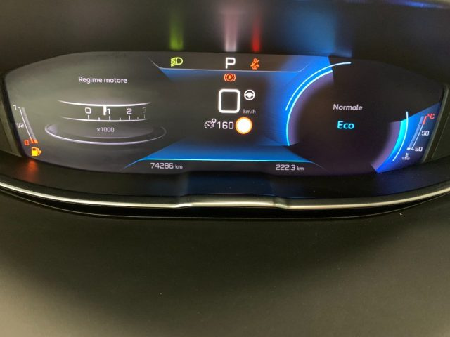 PEUGEOT 3008 usata, con Leve al volante