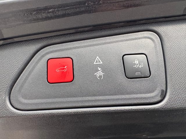 PEUGEOT 3008 usata, con Sistema di navigazione
