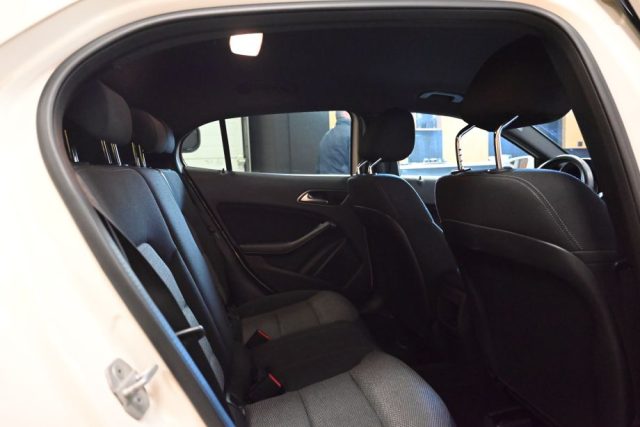 MERCEDES-BENZ GLA 180 usata 35