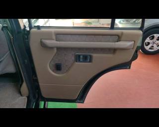 LAND ROVER Discovery usata 13