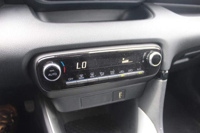 TOYOTA Yaris usata, con Sensore di luce