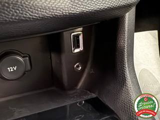 PEUGEOT 308 usata, con USB