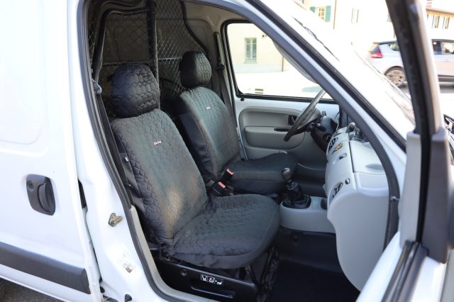 RENAULT Kangoo usata 11