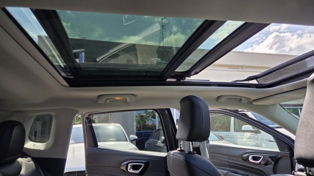 JEEP Compass usata, con Park Distance Control