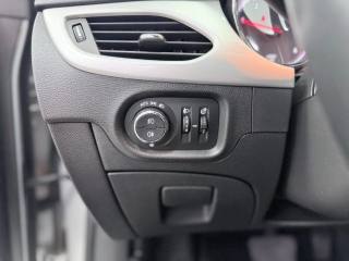 OPEL Astra usata, con Bluetooth