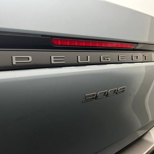 PEUGEOT 3008 usata, con Sensori di parcheggio anteriori