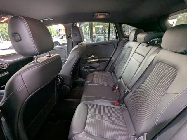 MERCEDES-BENZ GLA 180 usata, con Sedile posteriore sdoppiato