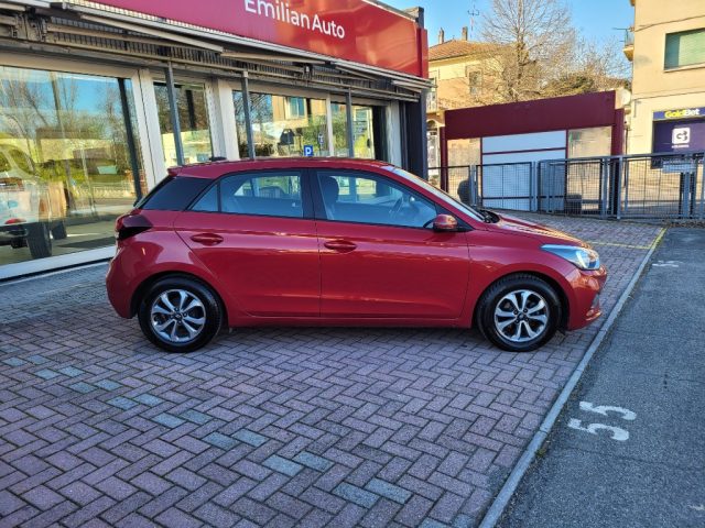 HYUNDAI i20 usata, con Airbag laterali