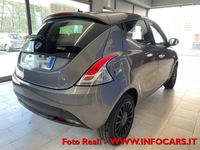 LANCIA Ypsilon usata, con Airbag