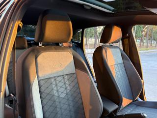 VOLKSWAGEN Taigo usata, con Controllo automatico clima