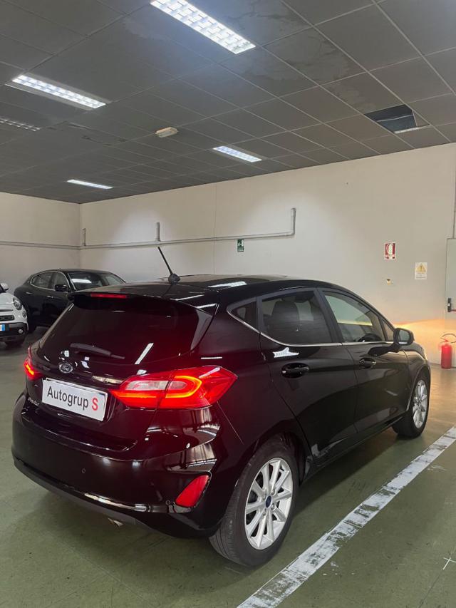 FORD Fiesta usata, con Autoradio