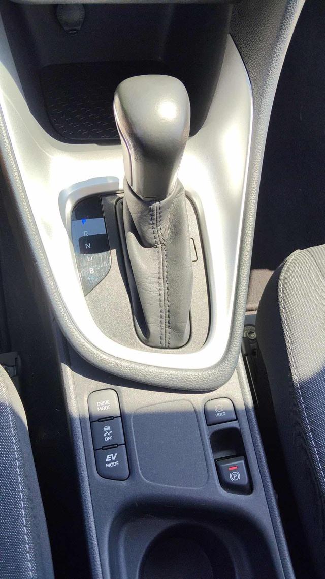 TOYOTA Yaris usata, con Fendinebbia