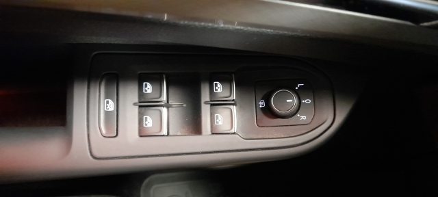 VOLKSWAGEN Golf usata, con Autoradio digitale