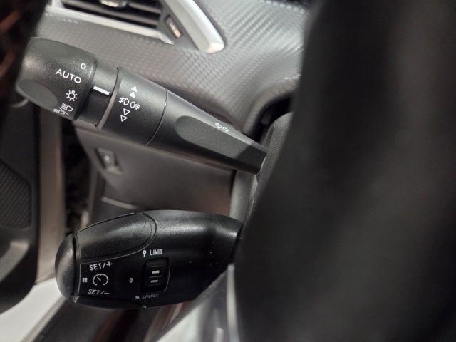 PEUGEOT 208 usata, con Sensore di luce