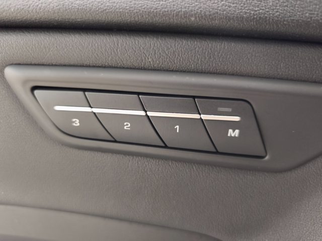 JAGUAR E-Pace usata, con Regolazione elettrica sedili