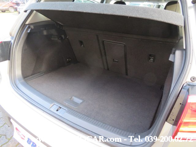 VOLKSWAGEN Golf usata, con Volante multifunzione