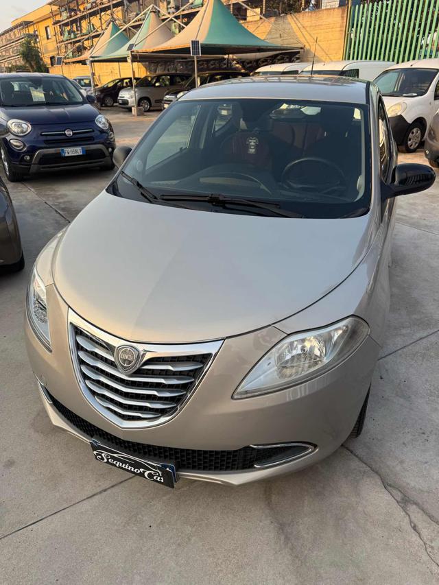 LANCIA Ypsilon usata, con Autoradio