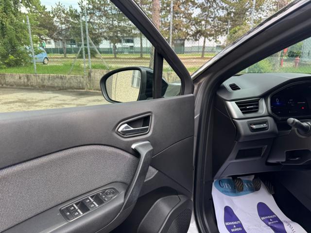 RENAULT Captur usata, con Autoradio
