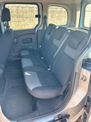 RENAULT Kangoo usata 17