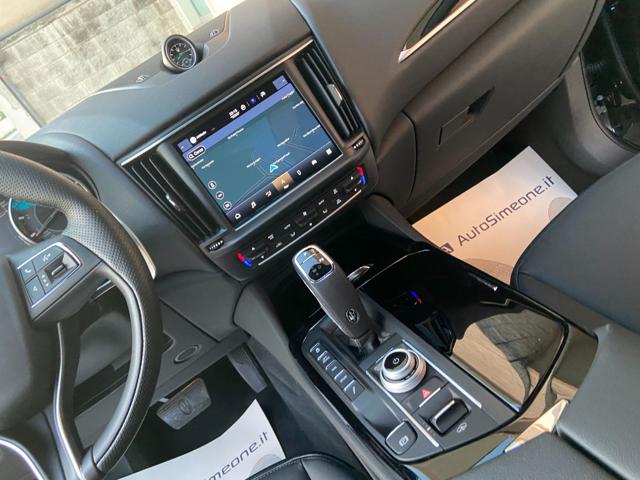 MASERATI Levante usata, con Tettuccio apribile