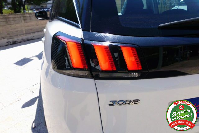 PEUGEOT 3008 usata, con Sensori di parcheggio posteriori