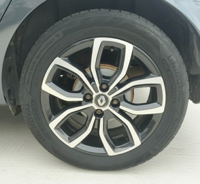 RENAULT Clio usata, con Boardcomputer