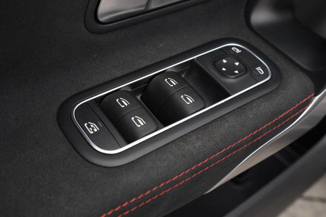 MERCEDES-BENZ CLA 200 usata, con Controllo elettronico della corsia