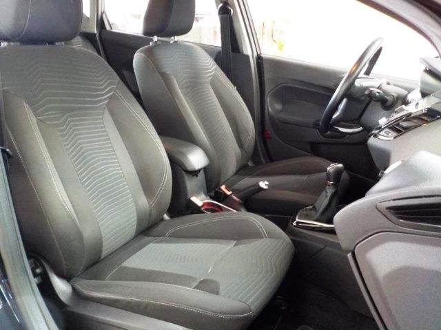 FORD Fiesta usata, con Bluetooth