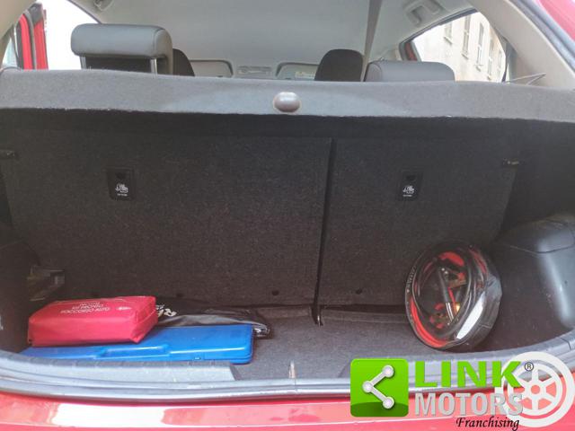 TOYOTA Yaris usata 26