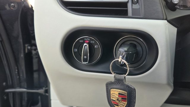 PORSCHE Macan usata, con Portellone posteriore elettrico