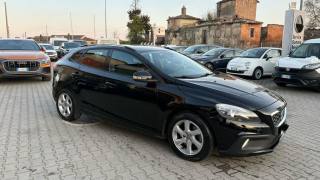 VOLVO V40 Cross Country usata, con Airbag