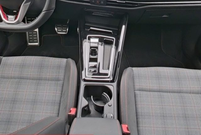VOLKSWAGEN Golf usata, con ESP