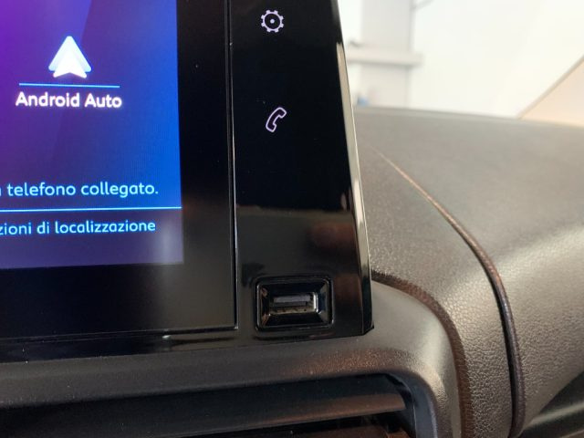 PEUGEOT Partner usata, con Autoradio digitale