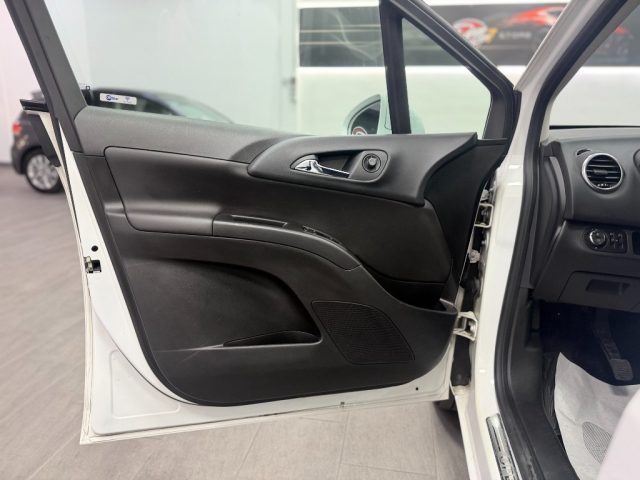 OPEL Meriva usata, con Controllo automatico clima