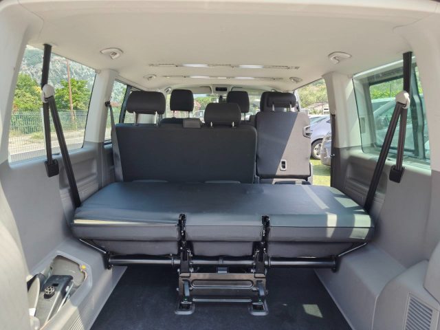 VOLKSWAGEN Caravelle usata, con Sensori di parcheggio posteriori