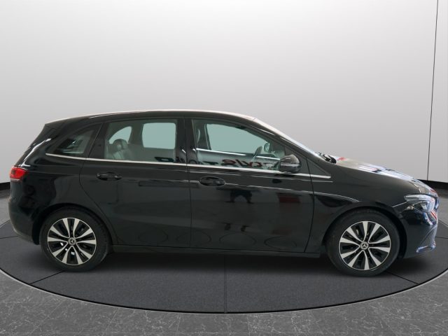 MERCEDES-BENZ B 180 usata, con Portellone posteriore elettrico