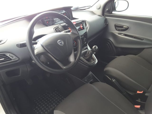 LANCIA Ypsilon usata, con Autoradio
