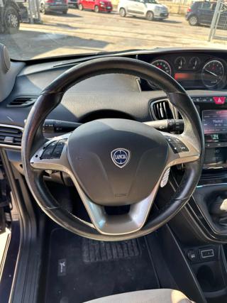 LANCIA Ypsilon usata, con USB