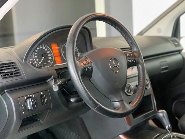 MERCEDES-BENZ A 180 usata 8