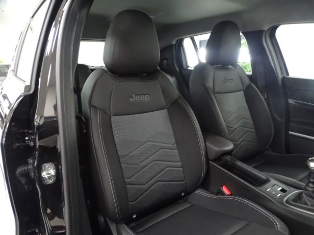 JEEP Avenger usata, con Volante in pelle