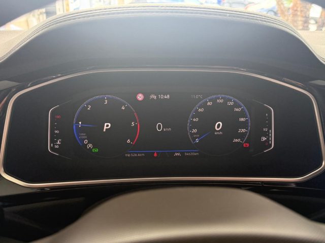 VOLKSWAGEN T-Roc usata, con Autoradio digitale