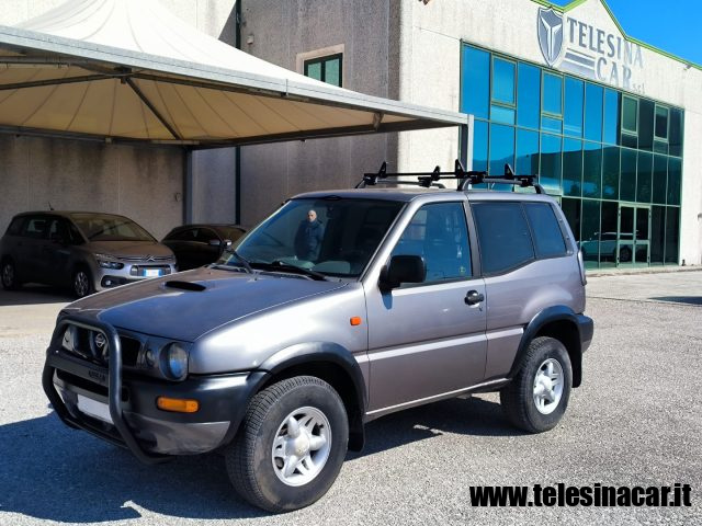 NISSAN Terrano II usata 1