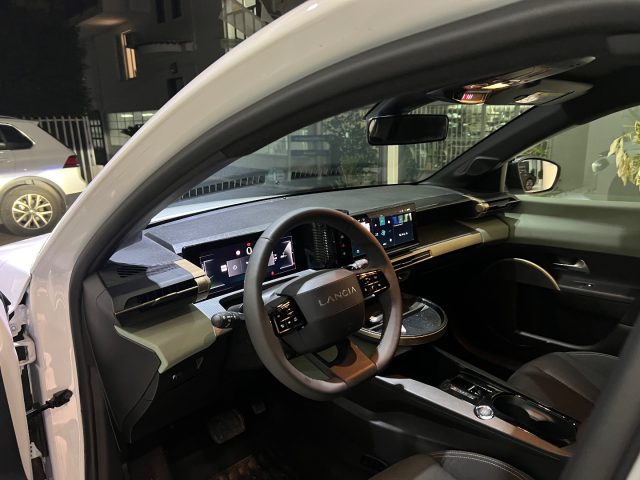 LANCIA Ypsilon usata, con Luci diurne