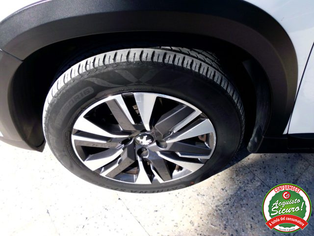 PEUGEOT 2008 usata, con Sensori di parcheggio posteriori