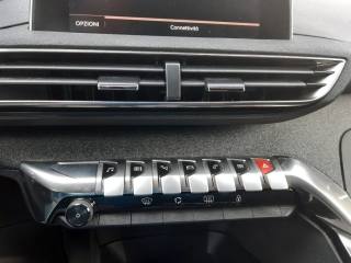PEUGEOT 3008 usata, con Sistema di navigazione